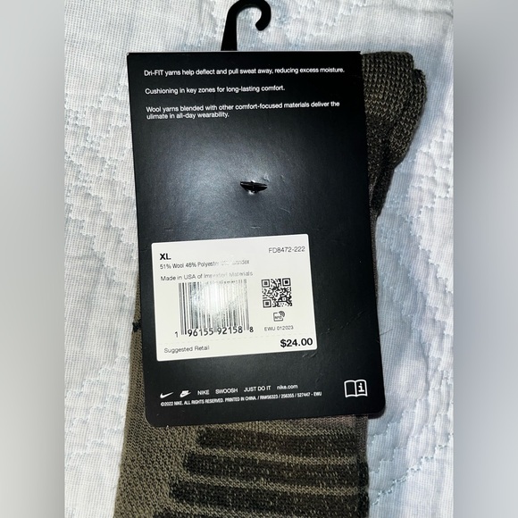 Nike Outdoor Crew Socks 1 Pair Men 8-12 Wmn 10-13 Black Gray w Logo Wool Blend - Picture 6 of 7